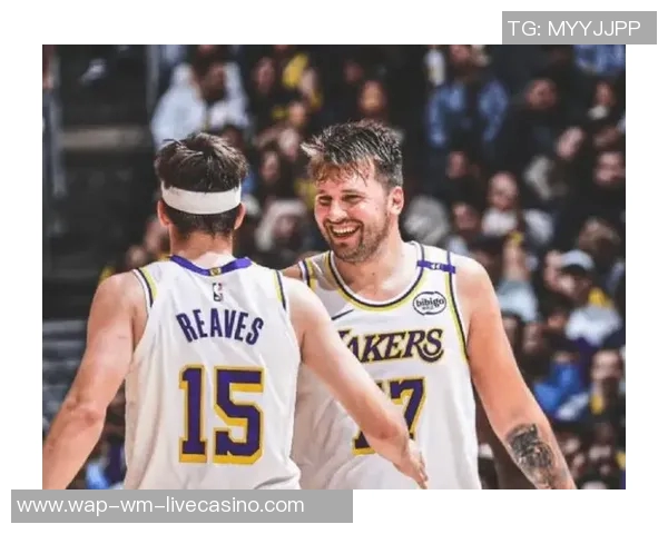 东契奇与詹姆斯争辉里夫斯爆发助湖人战胜灰熊